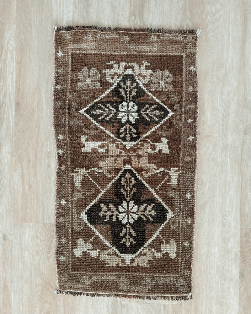 Turkish Rug 23 1 x 3